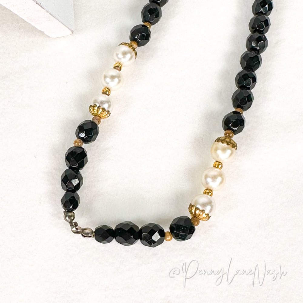 Vintage Black w/ White Spaced Pearl Beads Necklace - Picture 5 of 5
